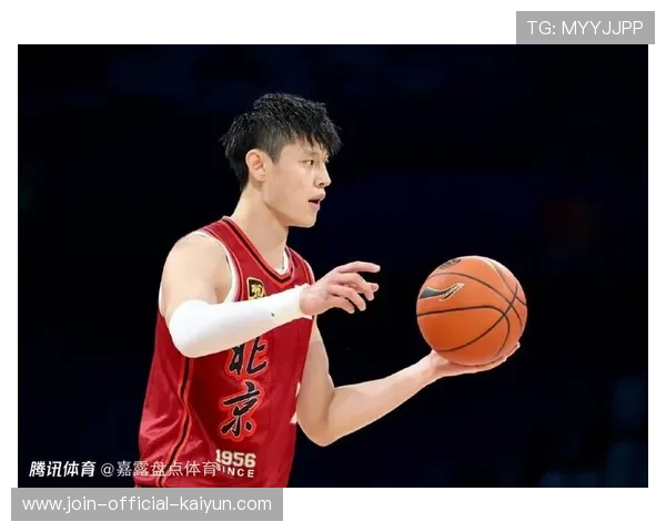 北京曾凡博突破得手，比分优势扩大