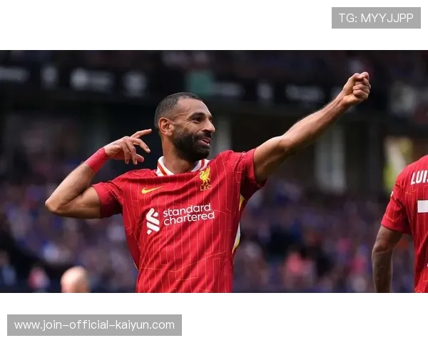 利物浦边路连线反复冲击对手底线，终见成效